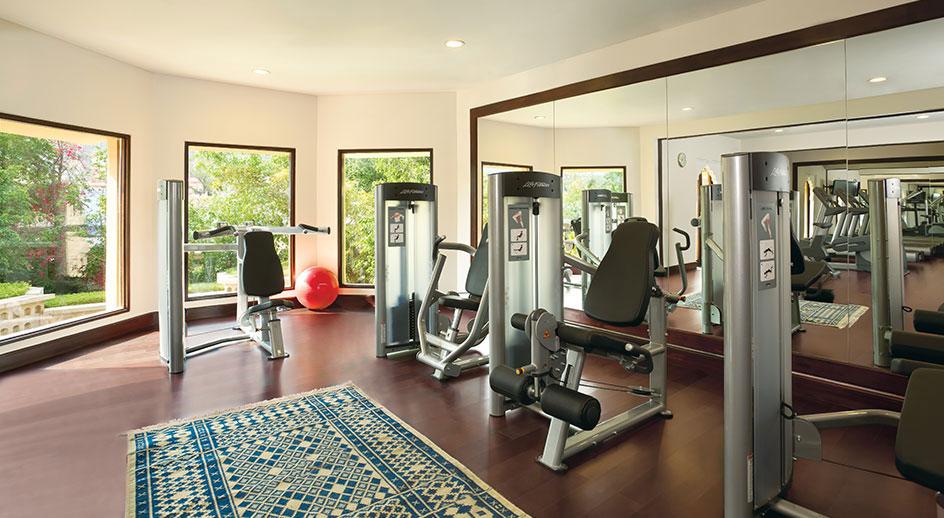 Отель Trident Джапур Экстерьер фото The gym at the Taj Bengal
