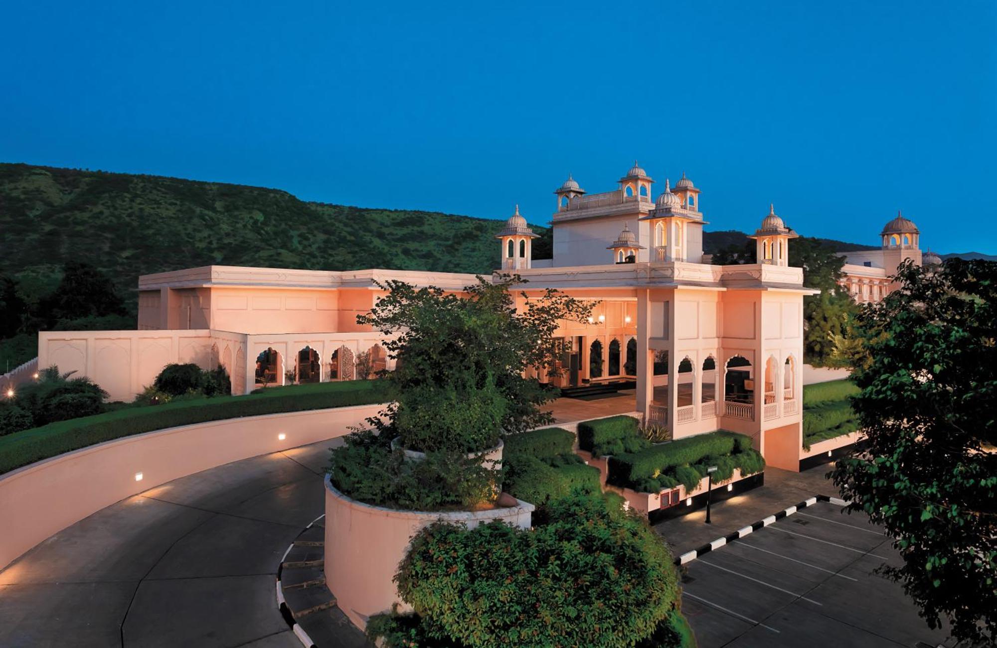 Отель Trident Джапур Экстерьер фото The Oberoi Udaivilas Palace