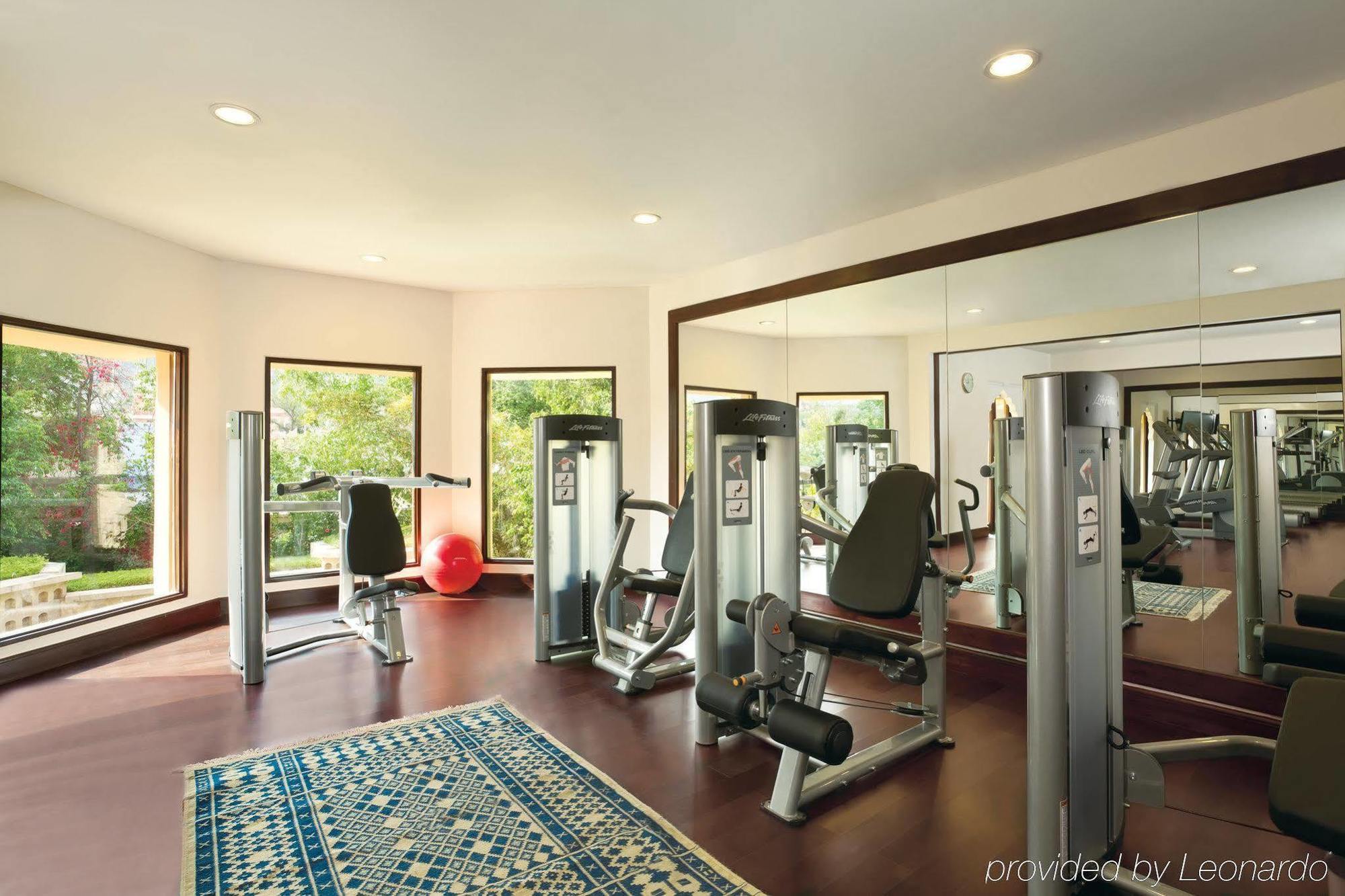 Отель Trident Джапур Удобства фото The gym at the Taj Bengal