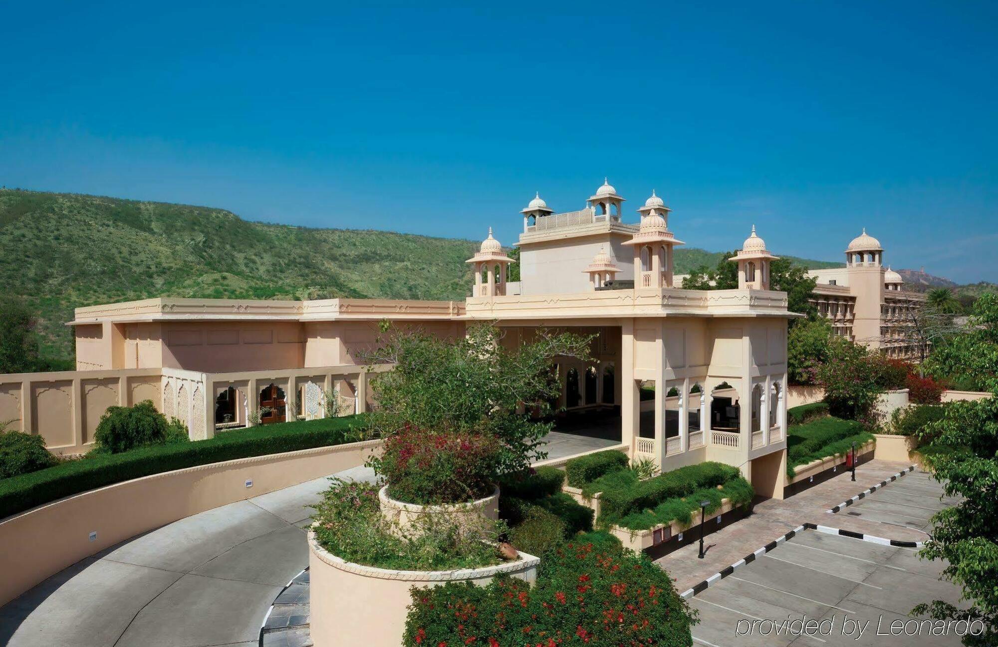 Отель Trident Джапур Экстерьер фото The Oberoi Udaivilas Palace